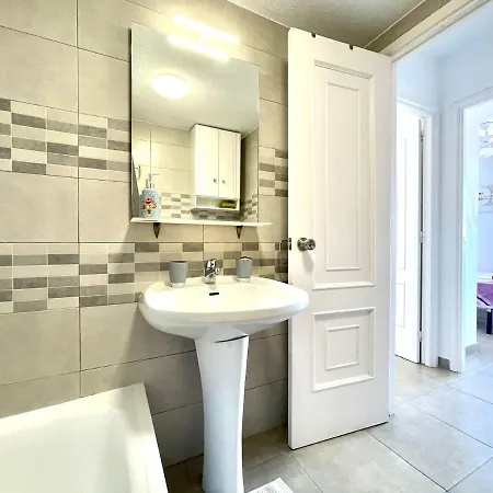 Nice Apartment With Great Views, Los Cristianos *