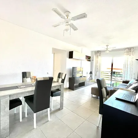 Nice Apartment With Great Views, Los Cristianos لوس كريستيانوس